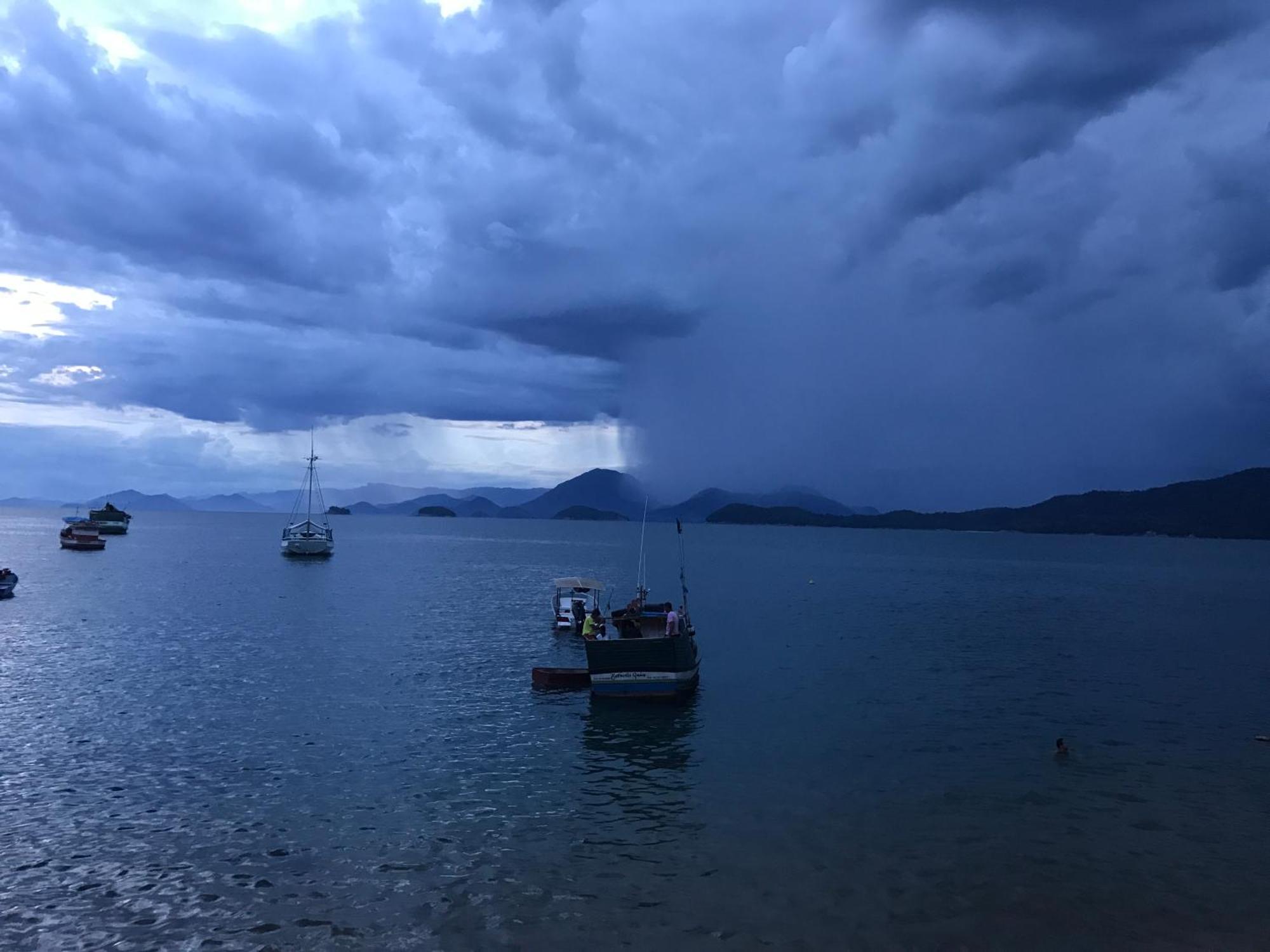 Deck Da Villa Pousada Ubatuba Eksteriør billede